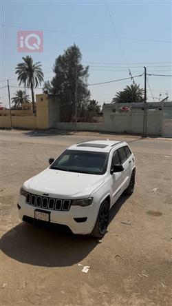جیپ گراند شیرۆکی